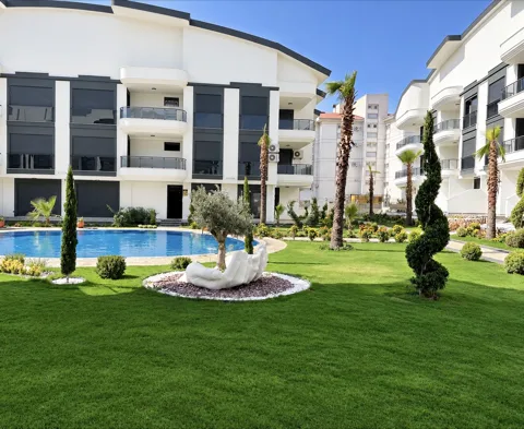 Aderans bahçe peyzajı ve heykel düzenlemesi