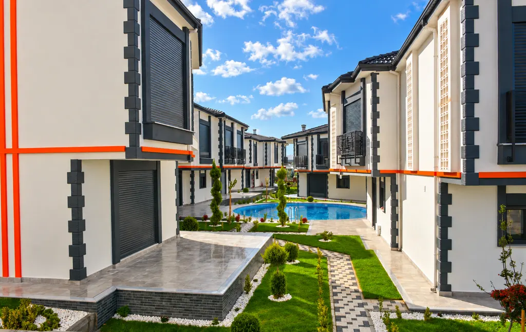 Daymoon City 2 havuz ve villa cepheleri geniş açı