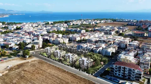 Esen & Hill, Didim sahili ve şehir dokusu içinde kuş bakışı konumu